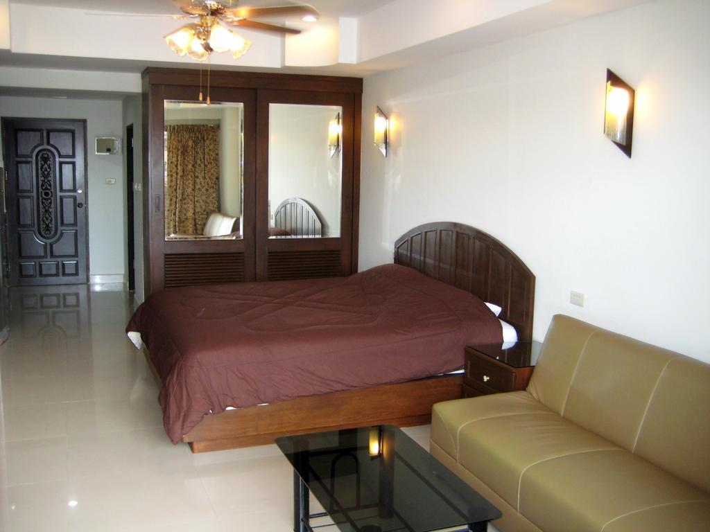 Yensabai Condotel Pattaya Εξωτερικό φωτογραφία