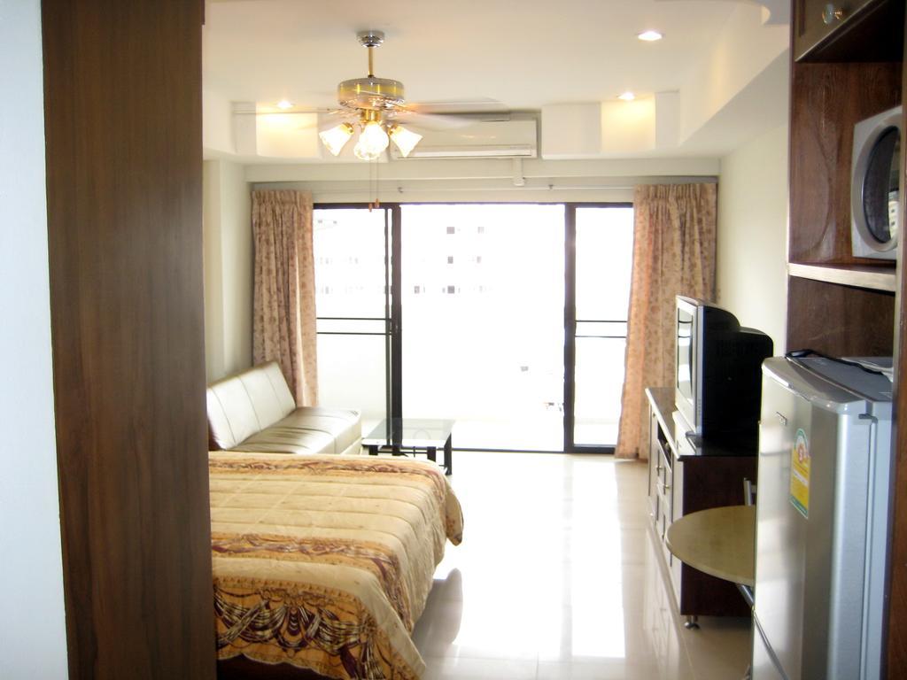 Yensabai Condotel Pattaya Εξωτερικό φωτογραφία